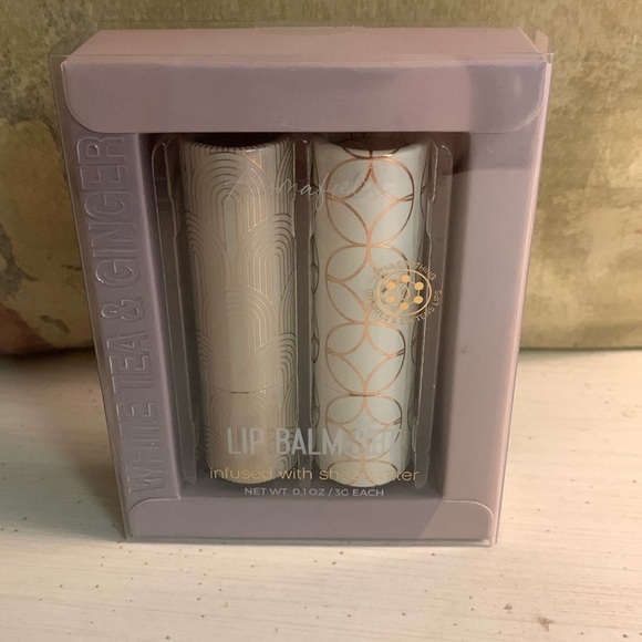 WHITE TEA & GINGER LIP BALM SET INFUSED WITH SHEA BUTTER - Picture 3 of 4